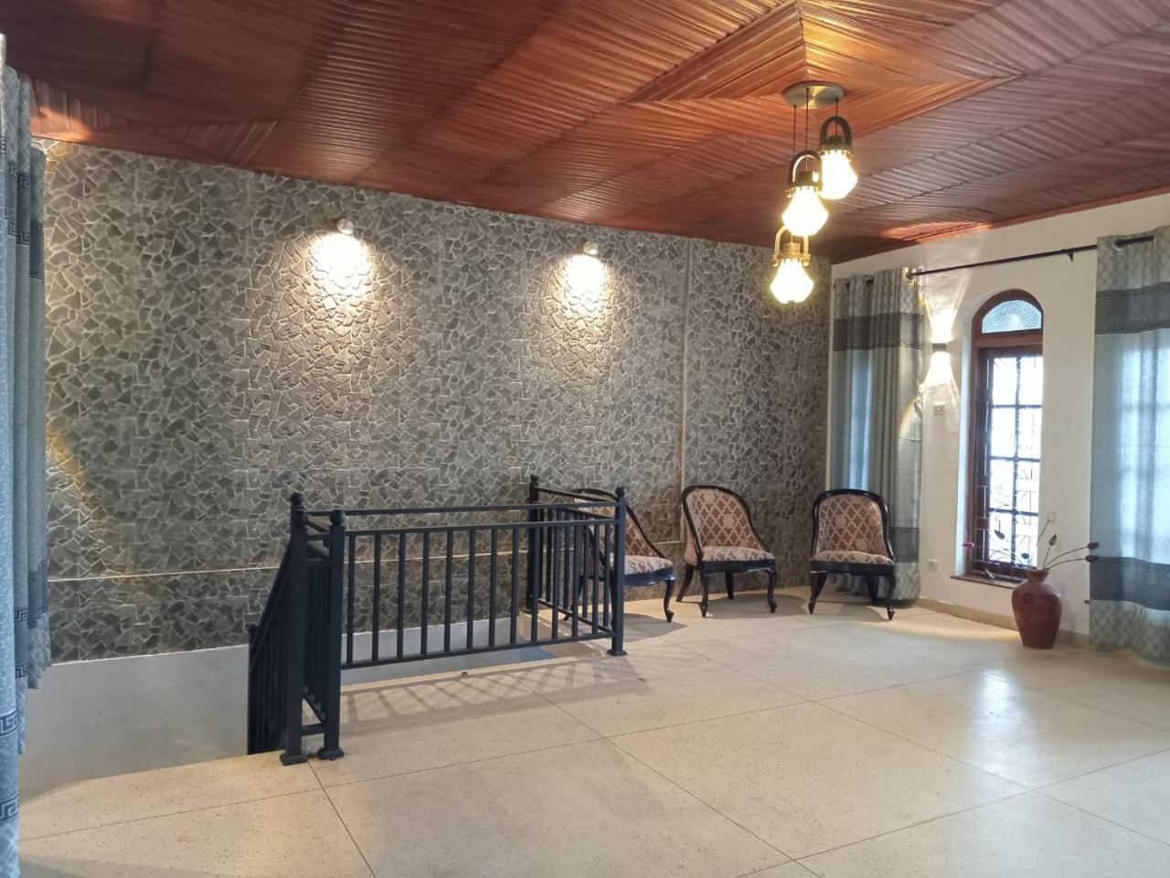 Farah Guest Inn 하푸탈레 외부 사진